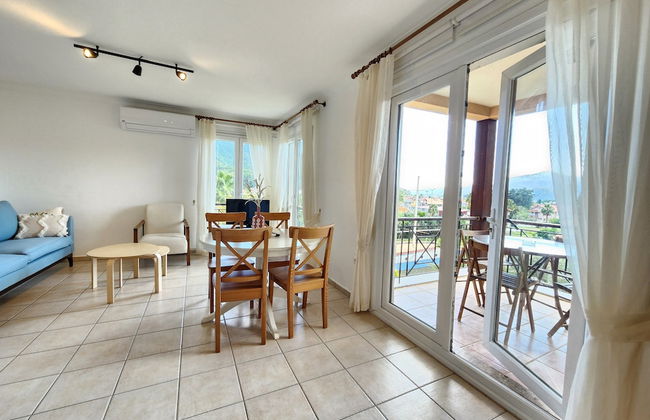 Terrace Life Palm Apart - Photo 26