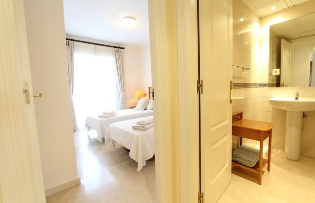 Luxury Mijas Golf Apartment - Photo 11