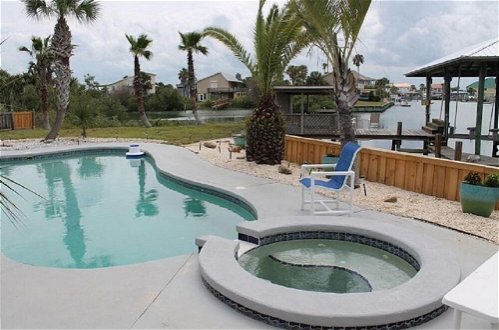 Photo 1 - Pet Friendly, 3 BR, 2 BA, Private Pool - Sunset Harbor