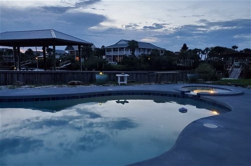 Photo 32 - Pet Friendly, 3 BR, 2 BA, Private Pool - Sunset Harbor