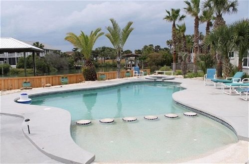 Photo 31 - Pet Friendly, 3 BR, 2 BA, Private Pool - Sunset Harbor