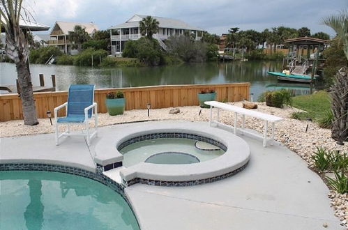 Photo 38 - Pet Friendly, 3 BR, 2 BA, Private Pool - Sunset Harbor