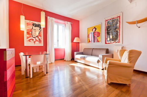 Photo 1 - Porta Portese Colorful Flat