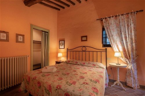 Photo 19 - Apartment in Chianti With Pool ID 3939