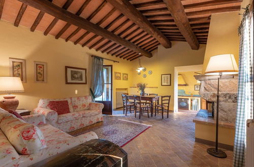 Photo 4 - Apartment in Chianti With Pool ID 3939