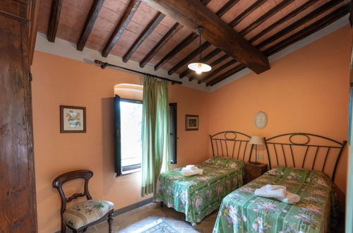 Photo 32 - Apartment in Chianti With Pool ID 3939