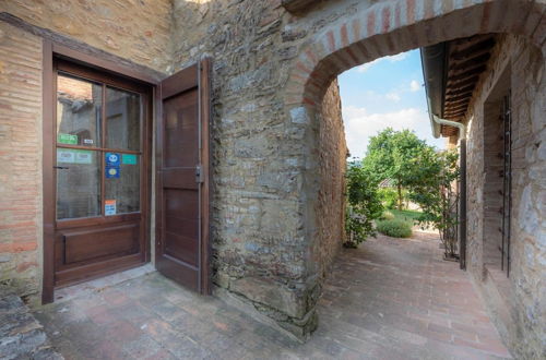 Foto 44 - Apartment in Chianti With Pool ID 453