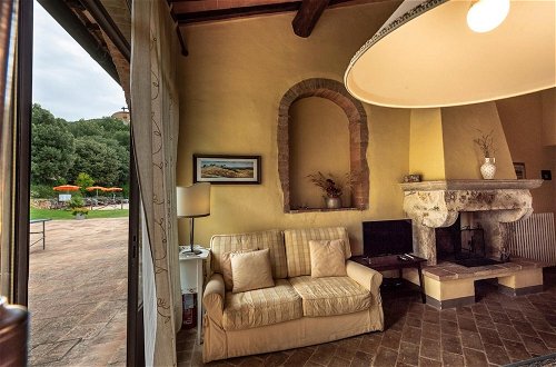 Photo 12 - Apartment in Chianti With Pool ID 450