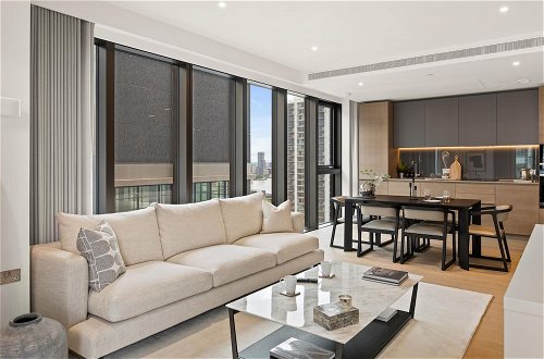Photo 14 - Deluxe two Bedroom Canary Wharf Apartment With River Views
