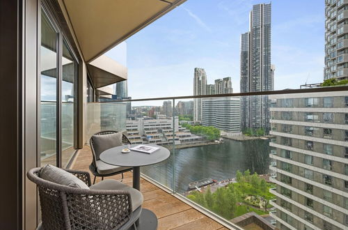 Photo 24 - Deluxe two Bedroom Canary Wharf Apartment With River Views