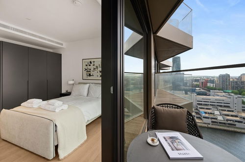 Photo 32 - Deluxe two Bedroom Canary Wharf Apartment With River Views