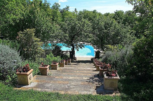 Foto 2 - New Casale Volare Stylish Tuscany Farmhouse With House Chef Pool Pet Friendly Thermal Baths