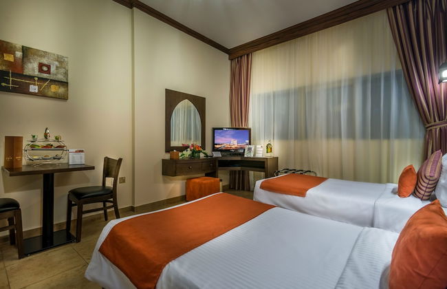 First Central Hotel Suites - Foto 18