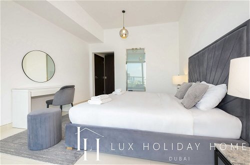 Photo 2 - LUX Holiday Home - Azure Residence 4