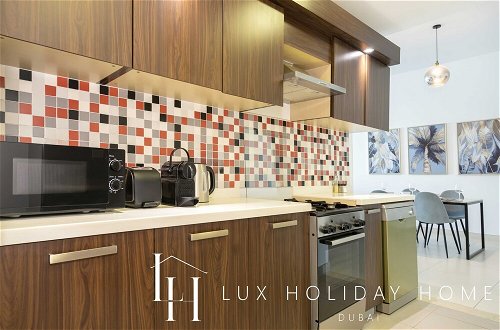 Photo 6 - LUX Holiday Home - Azure Residence 4