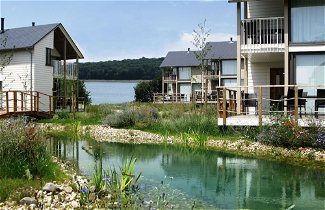 Foto 1 - Comfortable Villa With Stove, Located in a Lake Area
