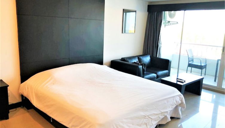 Photo 1 - Platinum Suites Studio Condo Jomtien