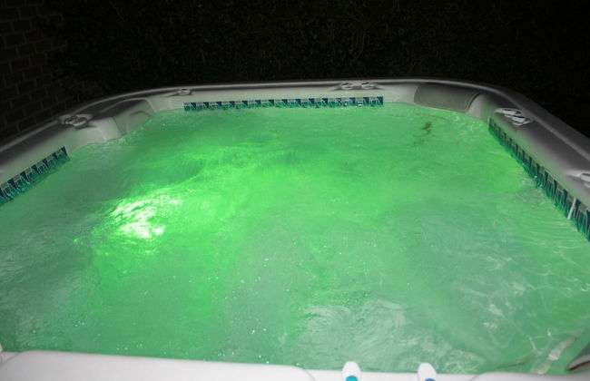 Modern Stay With Hot Tub - Foto 17