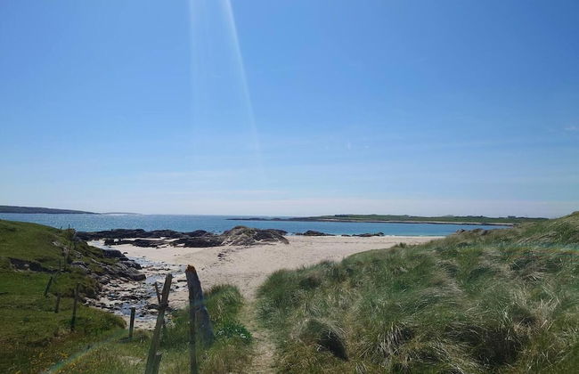Leap Year Cottage by Lake Beaghcauneen in Clifden - Photo 28