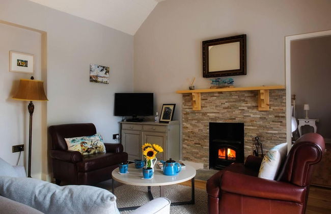 Leap Year Cottage by Lake Beaghcauneen in Clifden - Photo 11