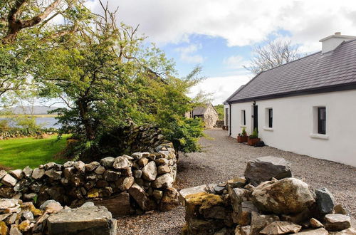 Photo 1 - Leap Year Cottage by Lake Beaghcauneen in Clifden