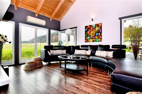 Photo 12 - Beautiful Villa with Heated Outdoor Pool, Sauna, Hot Tub in Forest