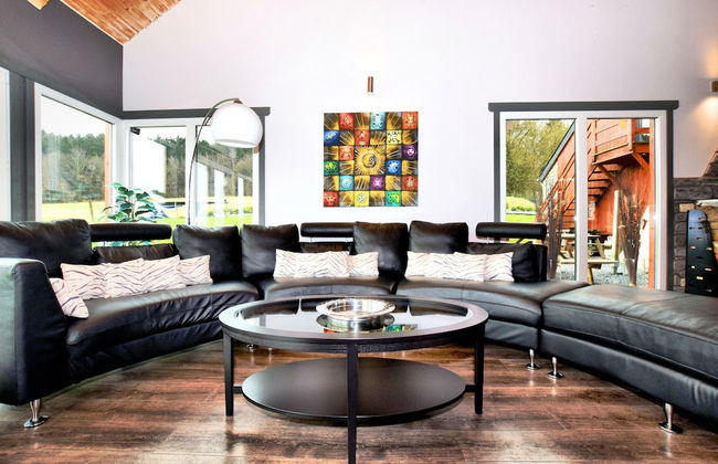 Beautiful Villa with Heated Outdoor Pool, Sauna, Hot Tub in Forest - Foto 15