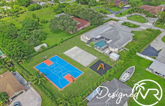 Foto 1 - Luxurious 8BR Family Estate with Pool