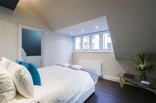 Photo 5 - ALTIDO Cozy Flat for 2 near Marble Arch Station