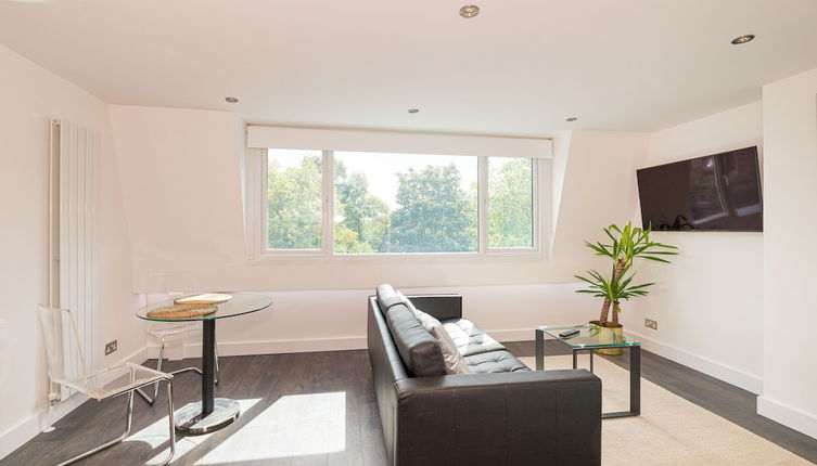 Photo 1 - Bright Aircon Apt Earls Court London