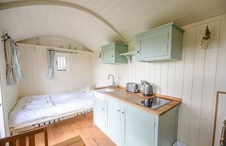 Foto 2 - Sage Shepherds Hut, Boundary Farm Cottages