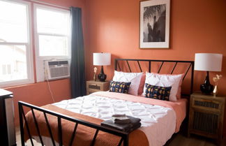 Photo 3 - Beverly Boulevard! Cozy Studio! Sleeps 2