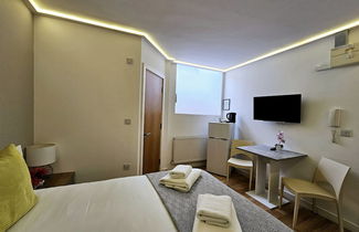 Photo 3 - London Stay Apartments