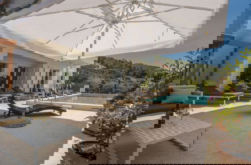 Foto 21 - Modern Villa in Cres With Pool