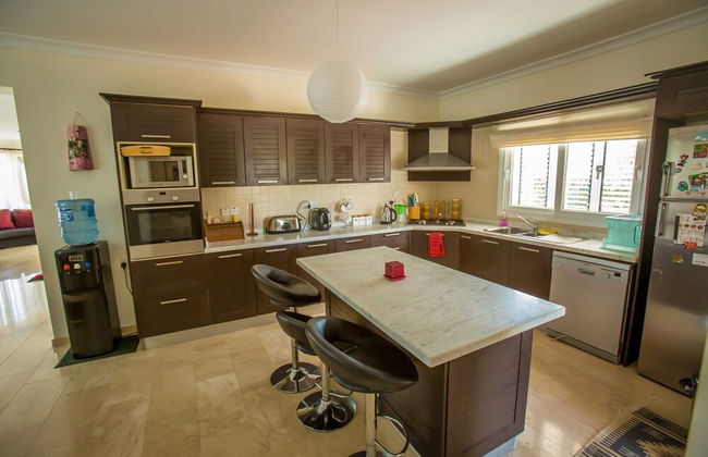 Villa - Sleeps 14 - Private Pool - Cinema Room - Foto 8