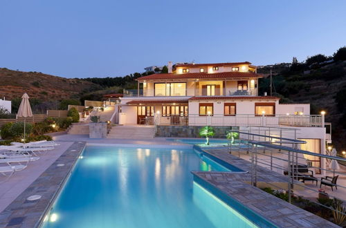 Photo 23 - Spacious Villa With Shared Pool and Amazing View