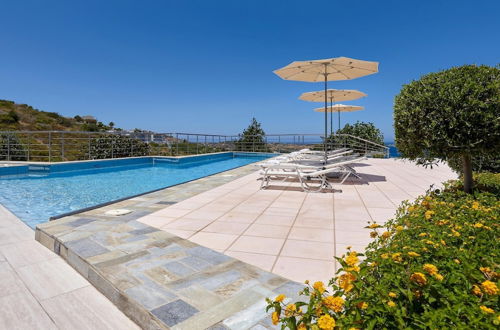 Photo 11 - Stylish Pool Side Apartment With Stunning sea View