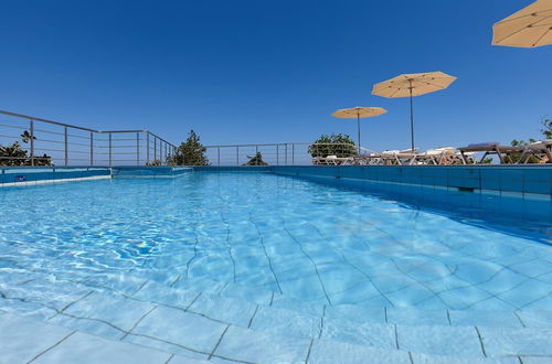 Photo 21 - Cozy Pool Front Apartment With sea View Orange