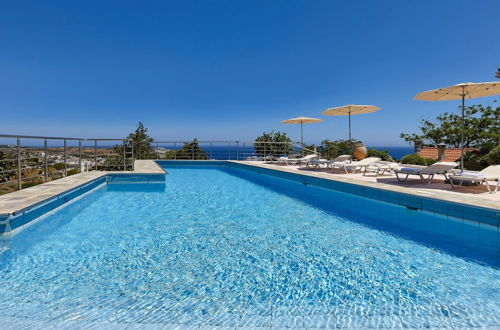 Foto 41 - Spacious Villa With Shared Pool and Amazing View