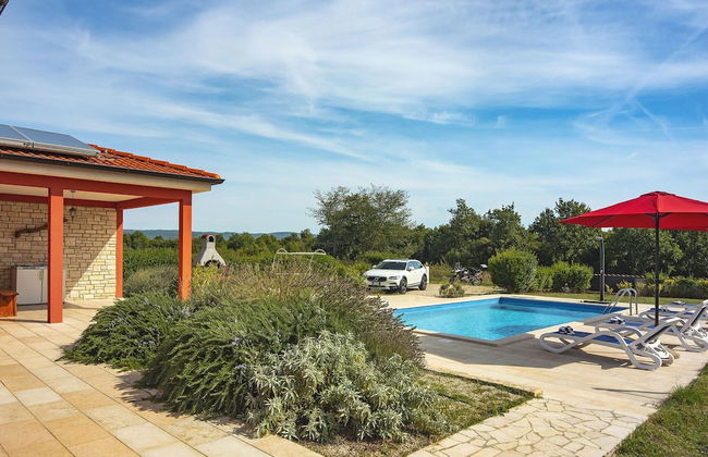 Detached Villa With Pool and Large Garden in Quiet Area Near the Sea - Foto 22