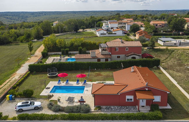 Detached Villa With Pool and Large Garden in Quiet Area Near the Sea - Foto 18
