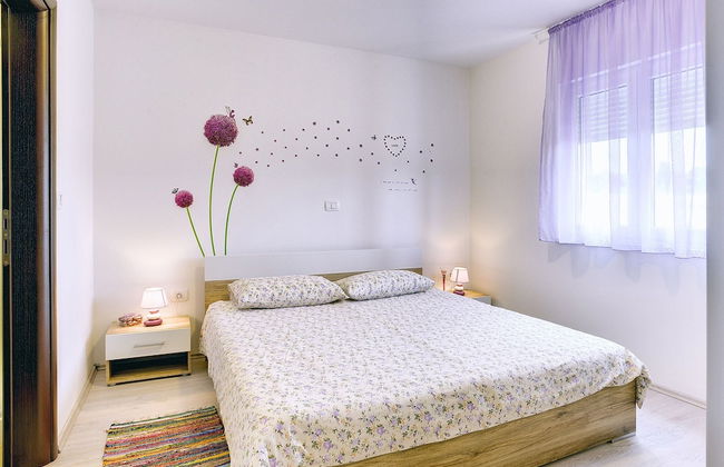 Detached Villa With Pool and Large Garden in Quiet Area Near the Sea - Foto 6