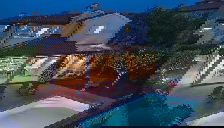 Foto 1 - Gorgeous Villa in Novigrad With Private Pool