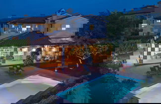 Foto 1 - Gorgeous Villa in Novigrad With Private Pool