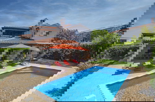 Foto 16 - Gorgeous Villa in Novigrad With Private Pool