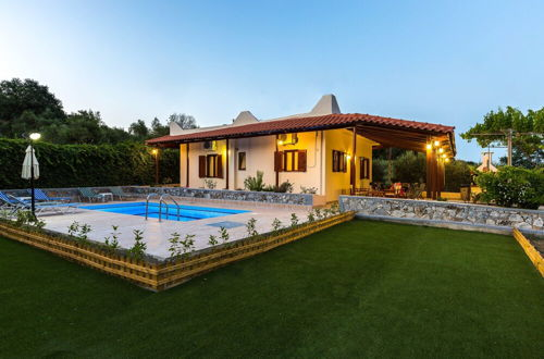 Foto 30 - Gorgeous Villa With Pool & Gardens