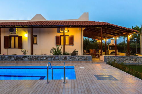 Photo 27 - Gorgeous Villa With Pool & Gardens