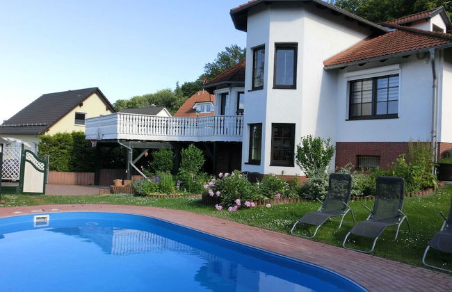 Group Hideaway With Pool - Photo 1
