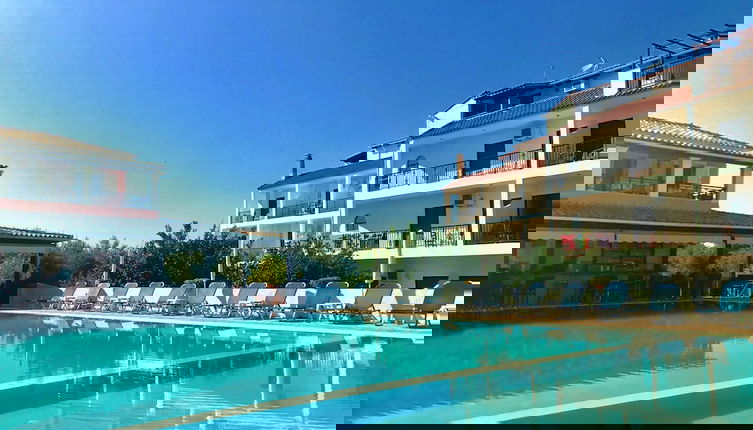Photo 1 - Ccb Bruskos Hotel