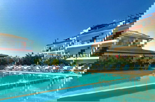 Photo 1 - Ccb Bruskos Hotel